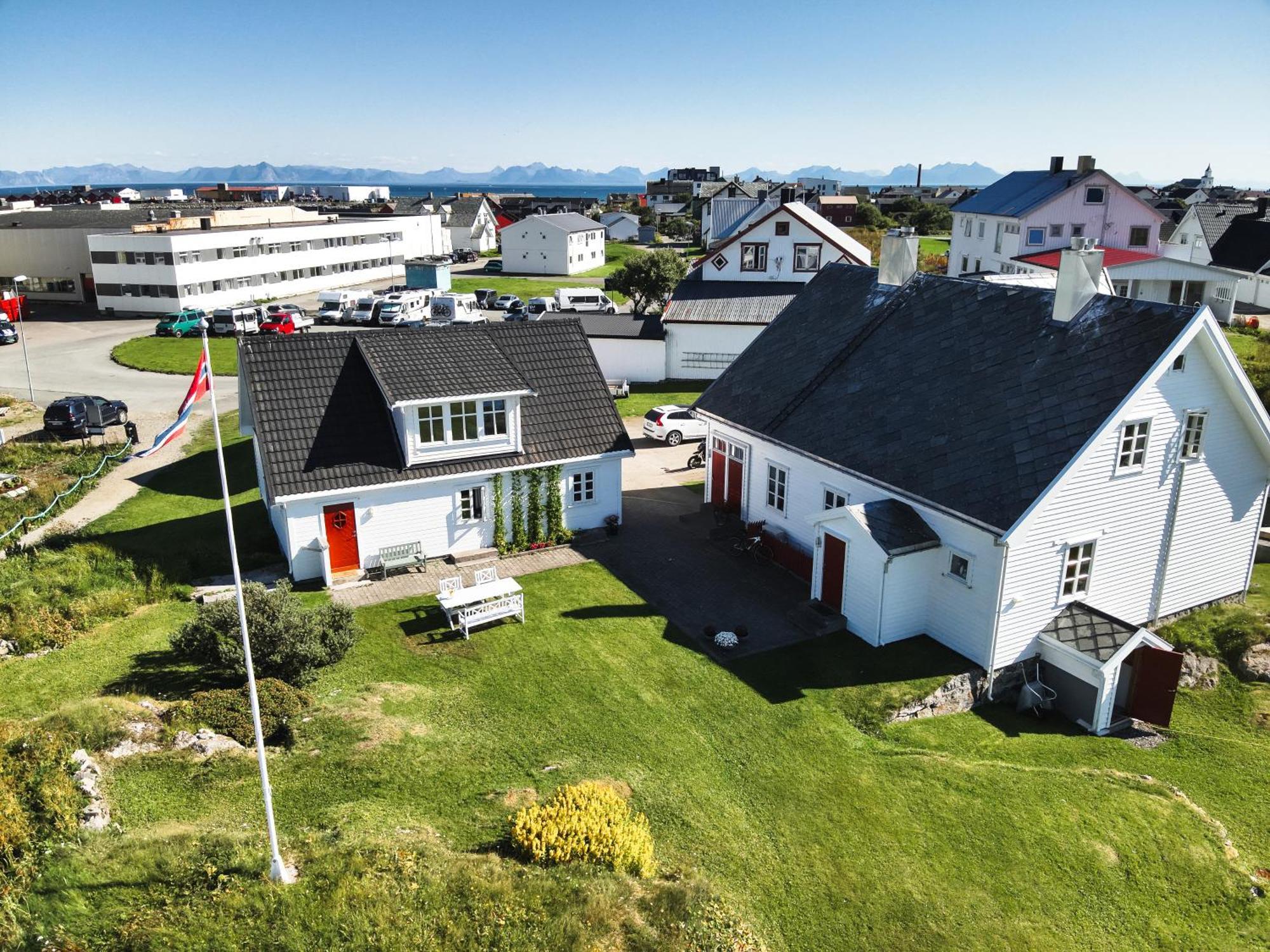 Den Gamle Fyrmesterboligen Andenes Buitenkant foto